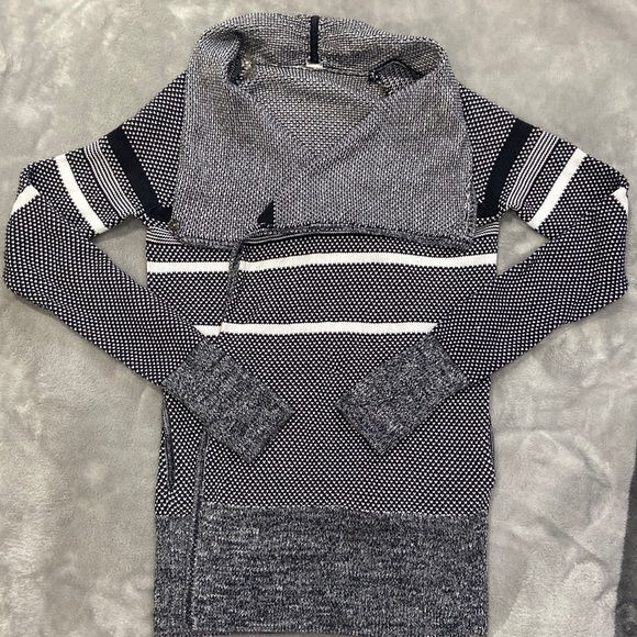 Ivivva Feeling Toasty wrap sweater navy and white size 14 with pockets - Picture 2 of 9